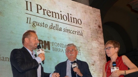 Alla Triennale di Milano la doppia edizione del "Premiolino di Giornalismo" presentato da Neri Marcorè