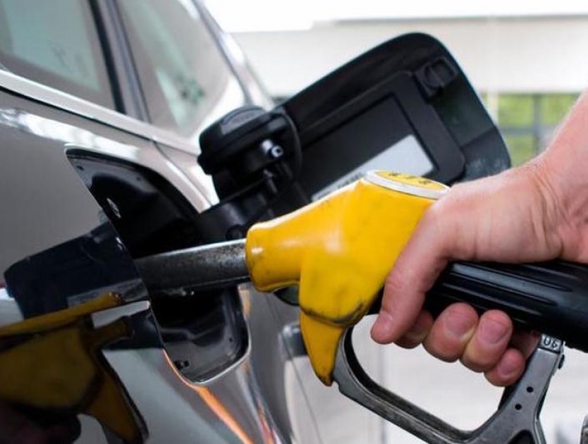 Torna il caro benzina che supera la soglia di 1.6 euro a litro