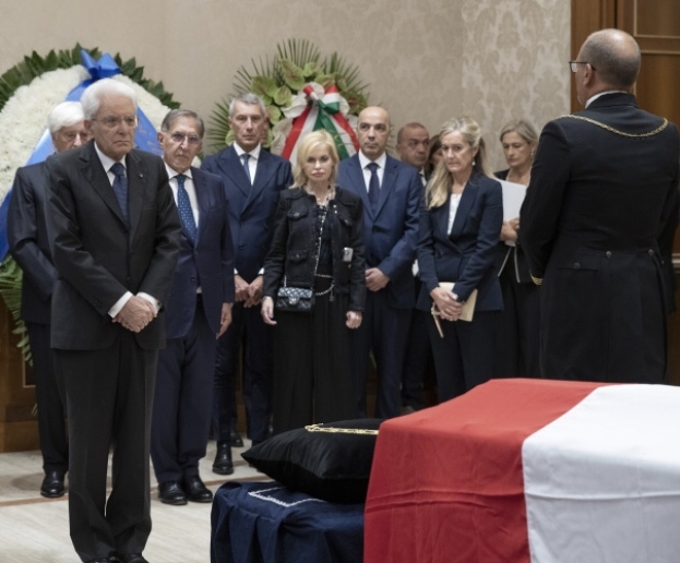 Napolitano: l’inedita cerimonia funebre del Presidente emerito a Montecitorio con Macron e Steinmaier