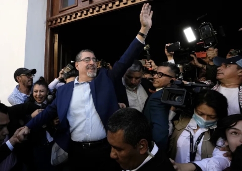 Elezioni Guatemala: vince il progressista Bernardo Arévalo con il 59,1% contro Sandra Torres