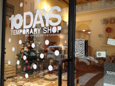 La vetrina dell'edizione 2014 del 10 Days Temporary Shop a Faenza (RA).