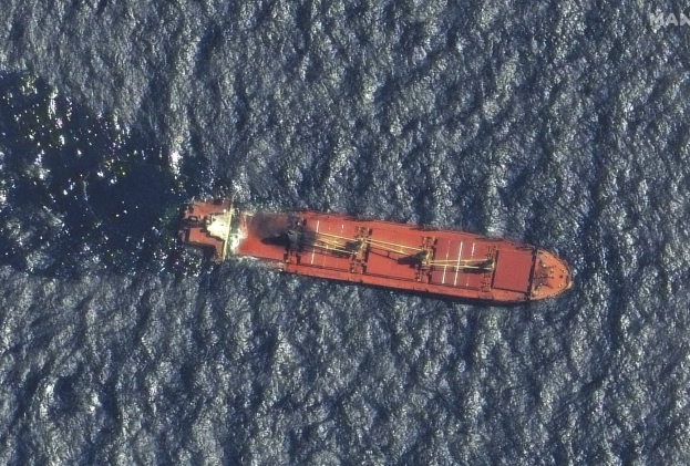 Mar Rosso: gli Houthi colpiscono la portacontainer svizzera Msc Sky ma senza gravi danni