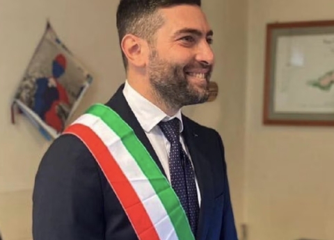 Voti di scambio nel napoletano: arrestato sindaco e consiglieri del Comune di Melito