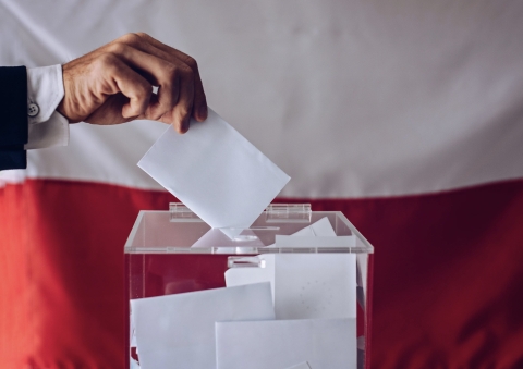 Elezioni Polonia: oggi al voto con sondaggi a favore del PiC in rotta di collisione con Bruxelles