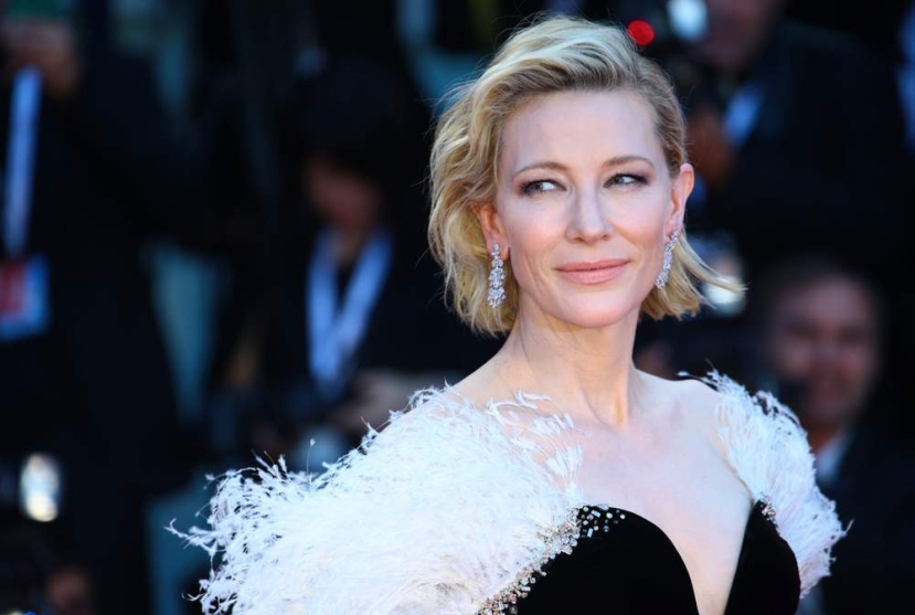Primo ciak per il Festival del Cinema di Venezia con l’eleganza di Cate Blanchett