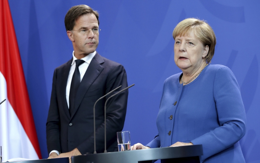 Berlino, dialogo tra il premier olandese Rutte e Angela Merkel sull&#039;Europa da riformare
