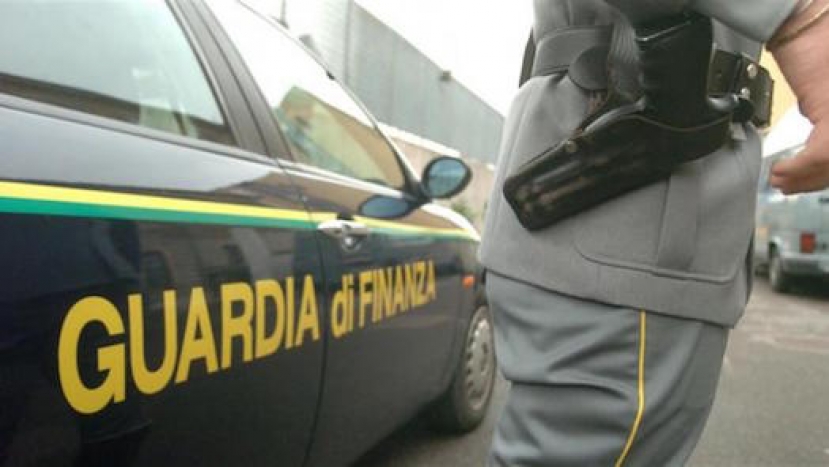 Palermo: la GdF ha arrestato 10 tra imprenditori e funzionari per un giro d&#039;appalti forniture per Covid-19