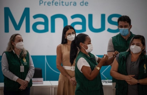 Covid: il Brasile raggiunge i 2milioni di vaccinazioni ma resta il paese con più vittime insieme agli Stati Uniti