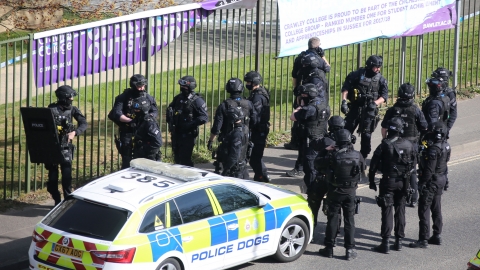 Regno Unito: arrestato un 18enne nel Crawly College dopo una sparatoria. Da chiarire il movente
