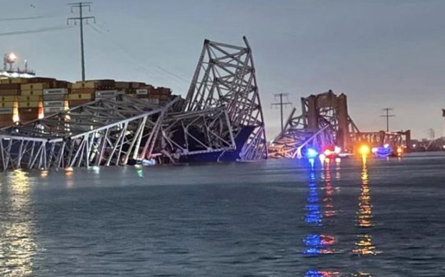 USA, crollo ponte Baltimora: recuperate due persone dalle acque. Si cercano i dispersi