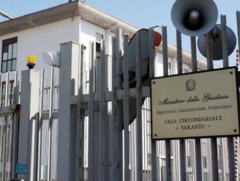 Taranto: sospesa la direttrice del carcere di Taranto. Avrebbe favorito un detenuto indagato per mafia