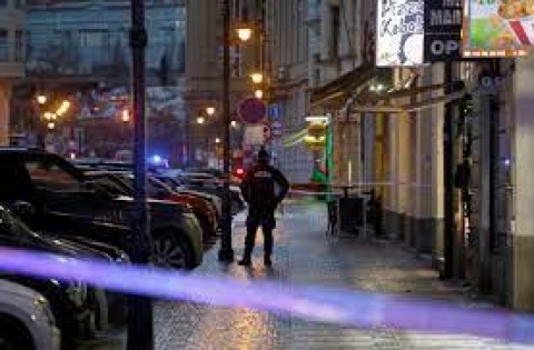 Strage Praga: è un 24enne ceco che ha ucciso 11 persone e ferite 30. Si parla di terrorismo ma è ancora da accertare