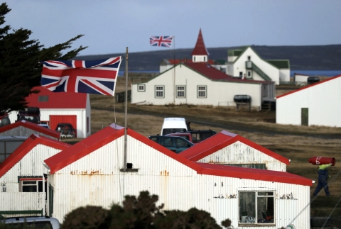 Isole Falkland: è scontro tra i ministri degli Esteri di Regno Unito e Argentina per l’ampliamento di una zona di pesca