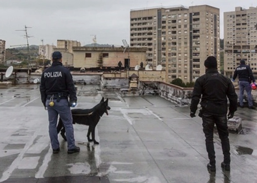 Catania: uomo nel quartiere Librino si barrica in casa e spara in strada senza colpire nessuno