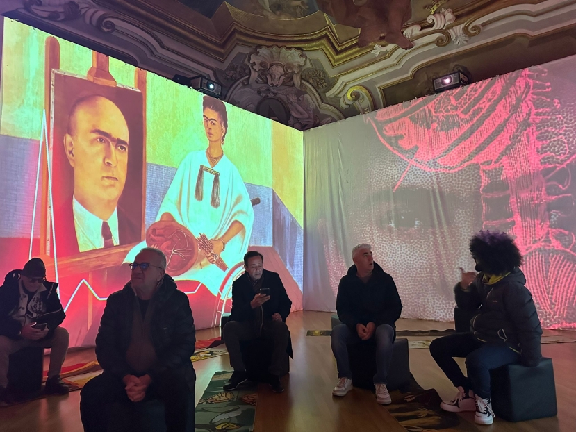 Biagio Izzo visita a Palermo la mostra su Frida Kahlo