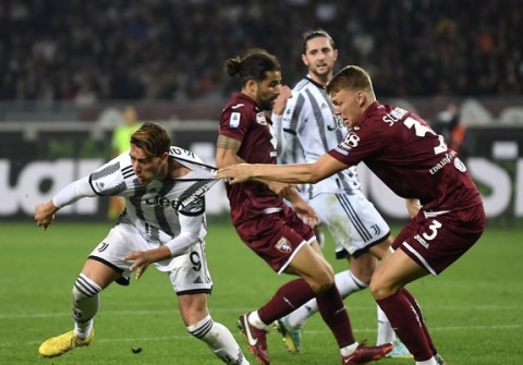 Posticipo Serie A: la Juventus vince il derby con il Torino (4-2) dopo una rimonta