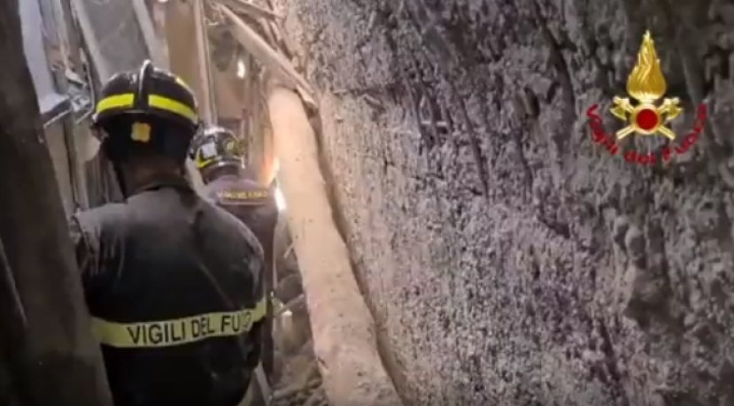 Torre del Greco: esplosione per una fuga di gas in una palazzina. Morti due anziani, un terzo ustionato grave