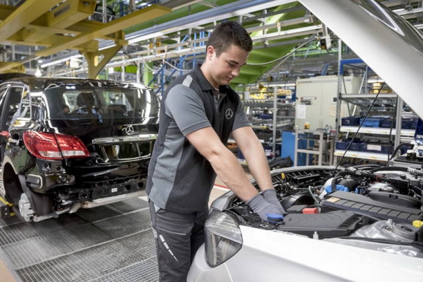 Germania: 5 mld di aiuti pubblici al settore auto colpito dal Covid ma punta sull&#039;elettrico