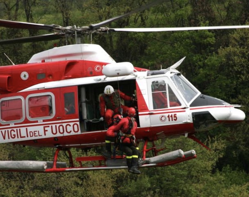 Liguria: un elicottero precipita a Ortonovo. Ancora dispersa la pilota 28enne