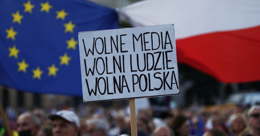 Media polacchi: arriva il veto del presidente Duda per evitare le concentrazioni Tv estere