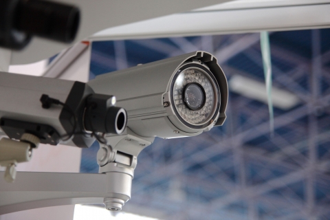 Commercio, le nuove regole Ue per le esportazioni di sistemi di video-sorveglianza informatica