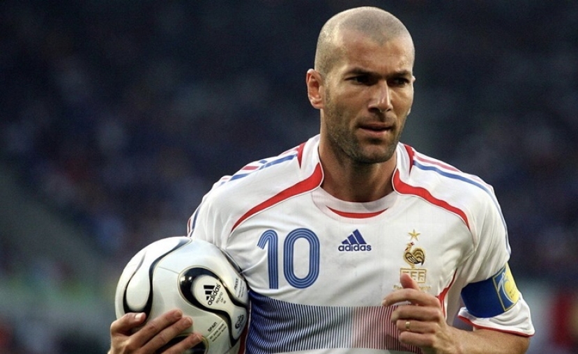 Pari opportunità: il Pallone d’Oro Zinedine Zidane insieme ad Alpine per ispirare futuri campioni