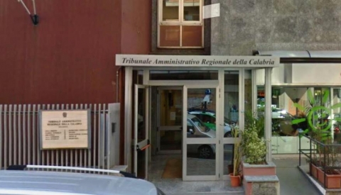 Catanzaro: il Tar ha accolto il ricorso del CdM contro l'ordinanza della Regione Calabria per la riapertura di bar e agriturismo