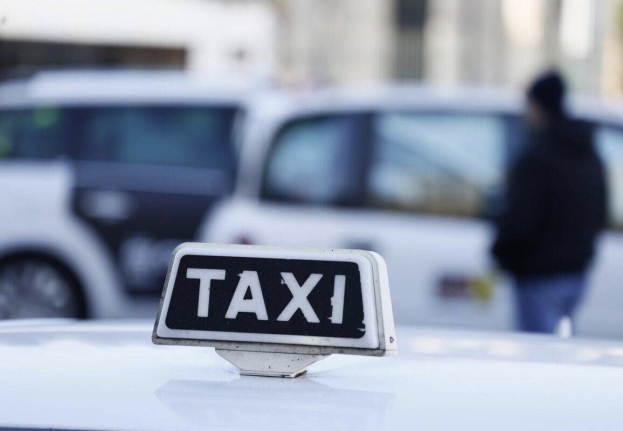 Sciopero Taxi: oggi fino alle 22 l’astensione della auto bianche per legge del settore e regolamentazione Uber