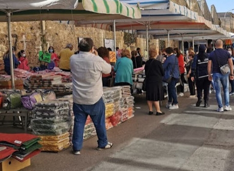 Enna: dipendenti comunali di Piazza Armerina sorpresi dalla GdF a fare la spesa al mercato settimanale