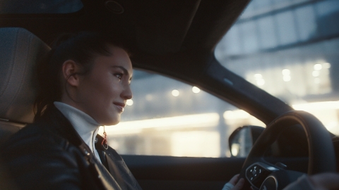 Auto: la nuova Jaguar E-Pace si presenta sulle note di "Lift Off", collaborazione tra la Dj  Hannah Wants e Cristina Chong