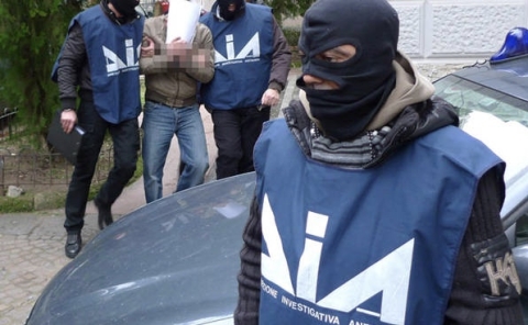 Catanzaro: i rom da operativi della Ndrangheta a estorsioni in proprio. Arrestati 62 membri