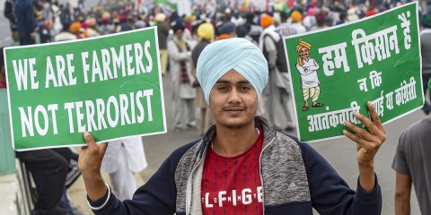 Agricoltura: la battaglia dei coltivatori indiani contro le nuove leggi varate dal governo
