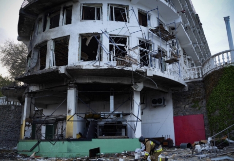 Ucraina: offensiva russa nell’oblast di Sumy. Colpiti a Mykolaiv hotel che ospitavano soldati stranieri