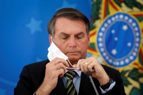 In Brasile superati 4mila decessi Covid in 24ore. Bolsonaro chiama Putin per lo Sputnik