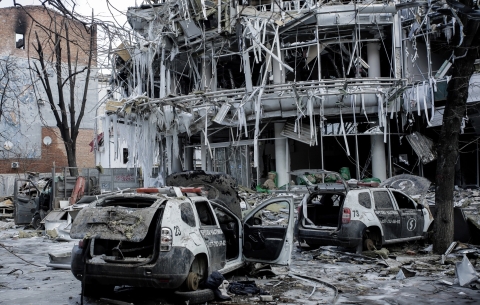 Ucraina: crolla un edificio sotto i missili russi nel Donetsk con 3 vittime e 11 feriti. Abbattuti palloni-spia