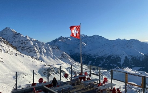 Svizzera: 200 sciatori britannici in fuga da Verbier per evitare la quarantena