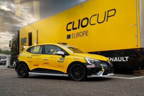 Auto: bandiera a scacchi per la 5a edizione della Clio Cup Press League sul circuito di Monza