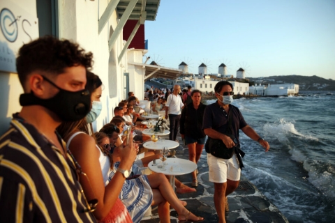 Covid, nell'isola greca di Mykonos ritorna il coprifuoco fino al 26 luglio. La variante Delta in aumento