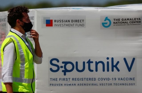 Vaccino russo: l'Ungheria autorizza le vaccinazioni con lo Sputnik V. Due milioni di dosi acquistate