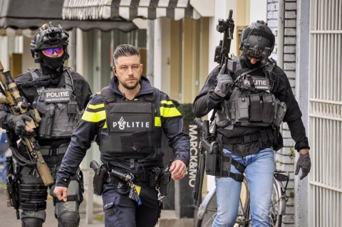 Olanda: rilasciati tutti gli ostaggi tenuti prigionieri bar di Ede. Fermato il sequestratore