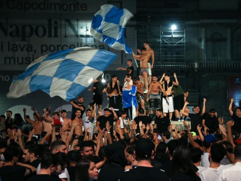 Napoli: i festeggiamenti dei partenopei per la Coppa Italia che irritano l&#039;Oms