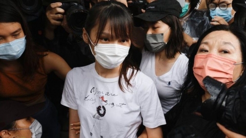 Hong Kong, liberata l'attivista Agnes Chow dopo 7 mesi di detenzione