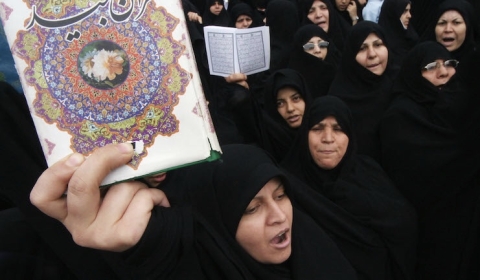 Iran: il Parlamento verso norme più severe per le donne senza velo. Attesa l’approvazione del Consiglio dei Guardiani