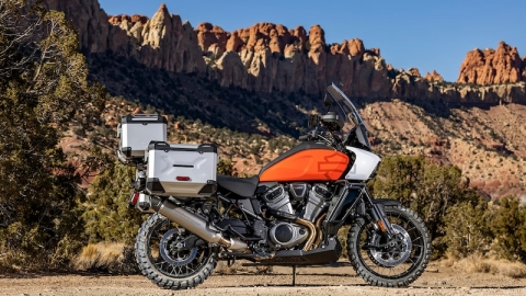 Moto: arriva sul mercato la Harley-Davidson Pan America, un crossover bicilindrico da 1252 cm3 e "senza vibrazioni"
