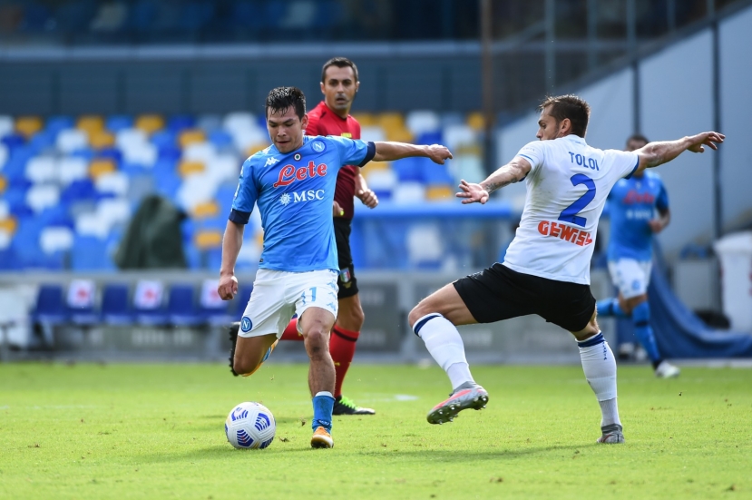 Lozano segna il secondo goal all’Atalanta