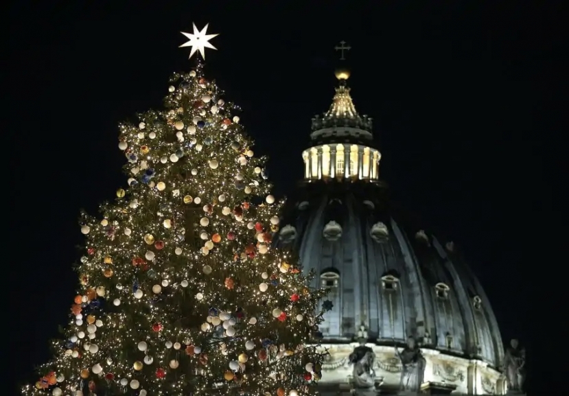 Dal Perù al Trentino, ecco i simboli del Natale a Piazza San Pietro inaugurati questa sera