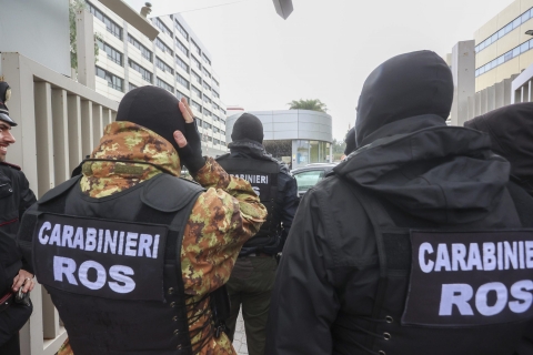 'Ndrangheta: 8 indagati a Vibo Valentia per riciclaggio internazionale nell'Operazione Scott dei Ros