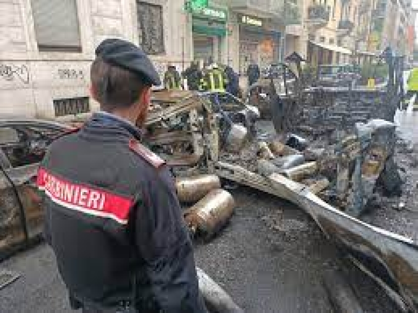 Incendio Milano: il procuratore apre un fascicolo per disastro colposo. Autista ricoverato per ustioni