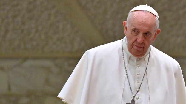 Salute Papa, Cardinale Re: “domani possibili dimissioni dall’Ospedale Gemelli per partecipare alla Settimana Santa”