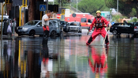 Palermo: nubifragio nel capoluogo con numerosi interventi dei vigili del fuoco. La pioggia ha provocato profonde crepe a numerosi stabili